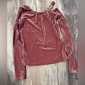 Long sleeve soft top with gold detail by the shoulder